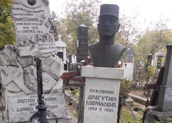 Spomenik m. Gavrilovicu na Novom groblju