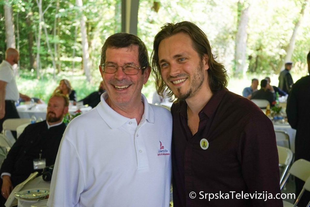Gradonacelnik Libertivila Terry Weppler i glumac Jonathan Jackson