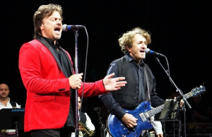 Bijelo Dugme koncert u Cikagu USA Alen Brega i Tifa NASLOVNA