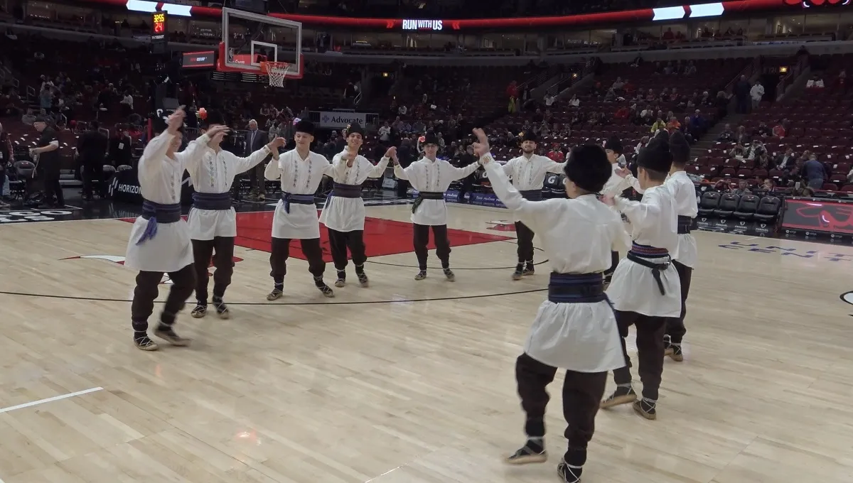 folklor-united-center2
