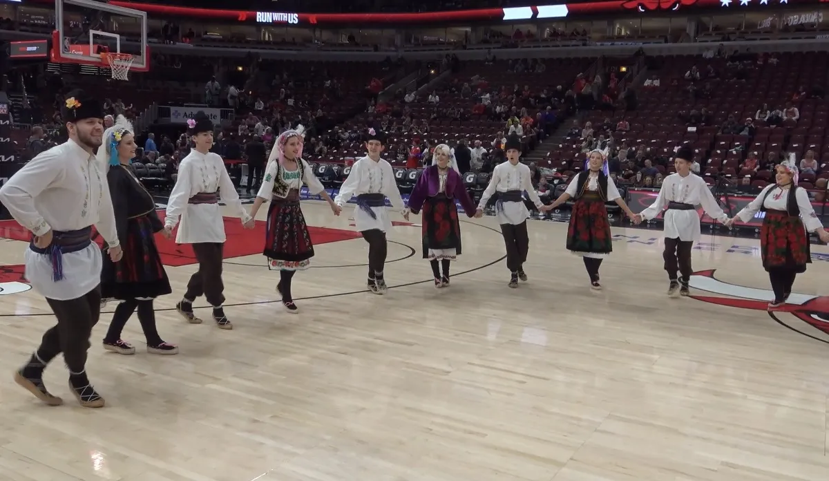 folklor-united-center4