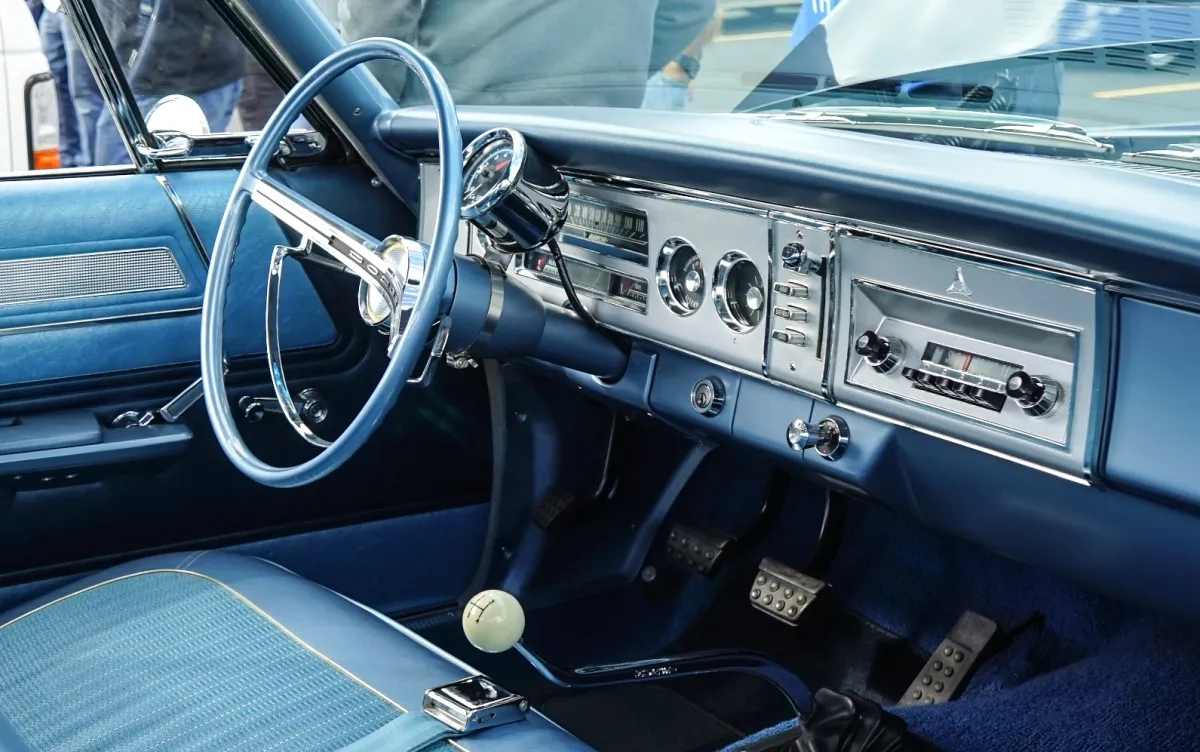 Classic_and_muscle_american_cars