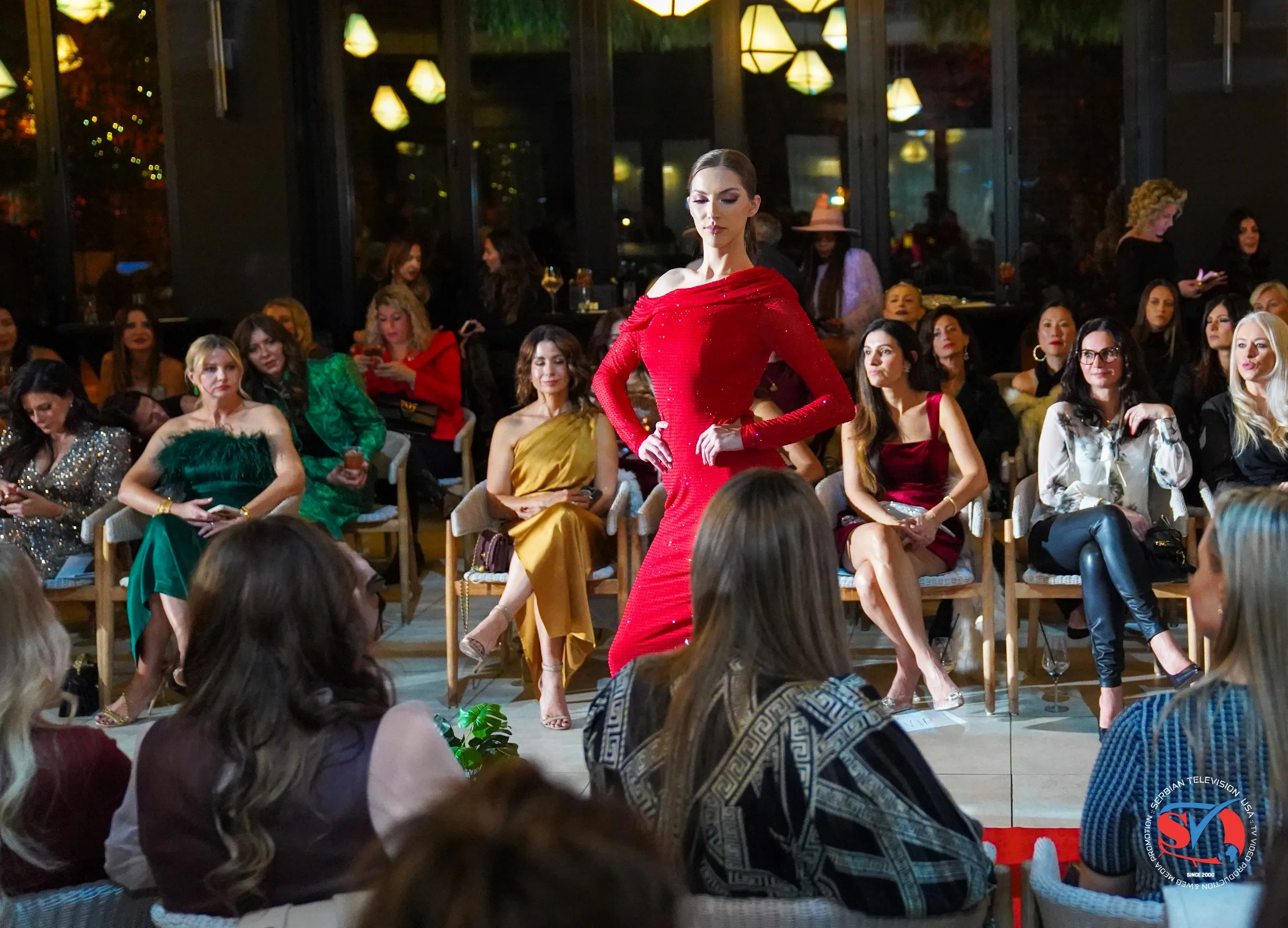 Janet Mandell’s Holiday Glam Fashion Show, Pella Signature